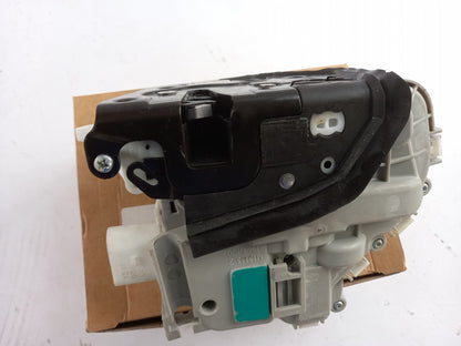 Original OE Volkswagen Türschloss 8X1837015C