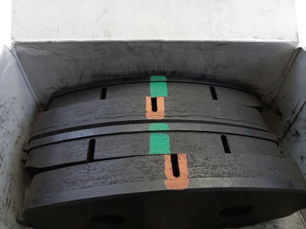 Original OE MAZDA Bremsbeläge KCYR3328Z
