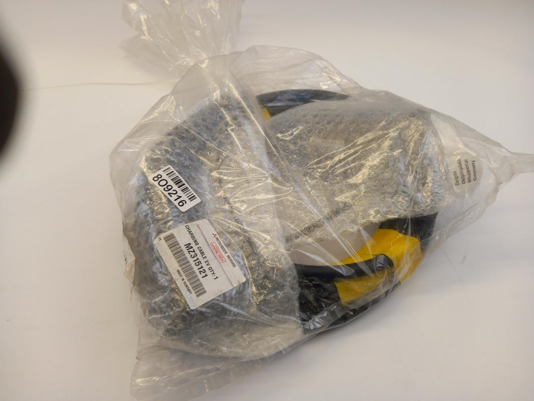 Original MITSUBISHI Outlander PHEV 2016- Mode 3 Ladekabel 6m MZ315121