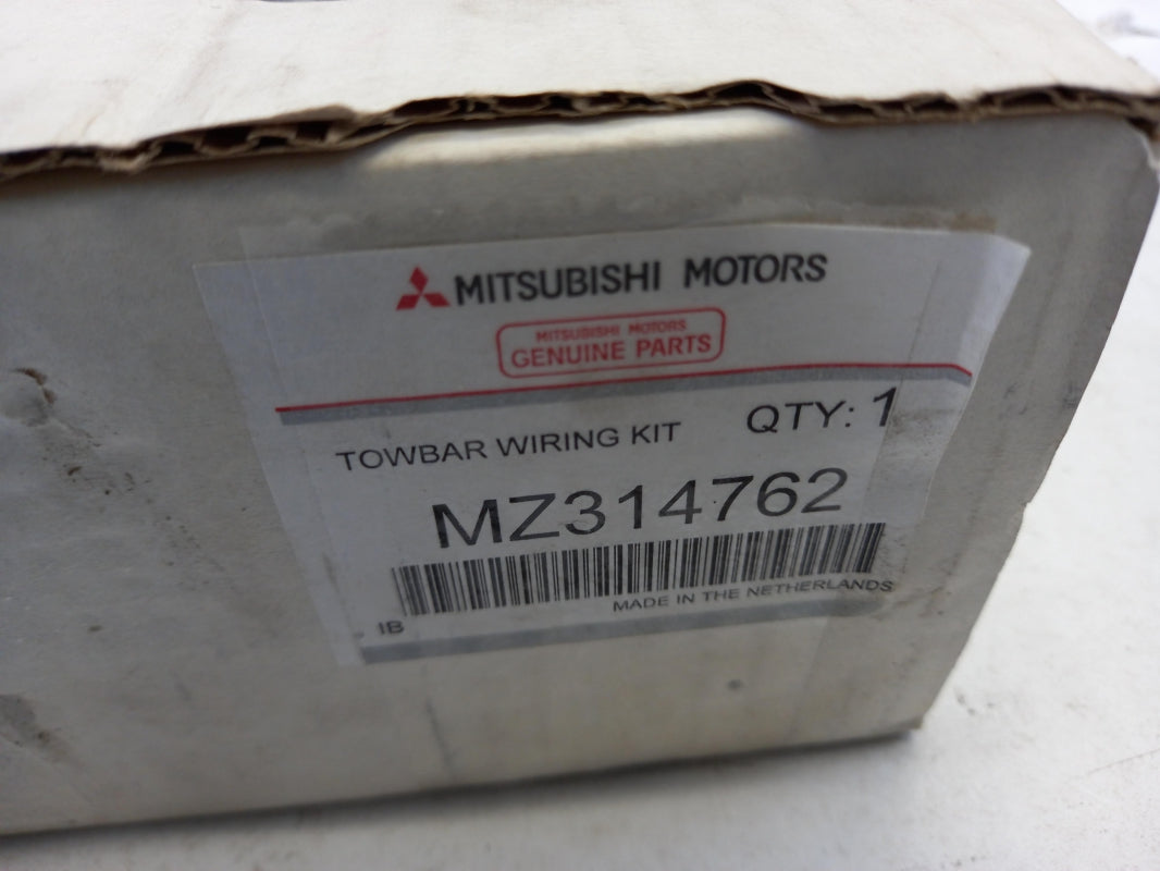 Original MITSUBISHI Outlander 2014-2015 E-Satz Anhängerkupplung 7 plg MZ314762