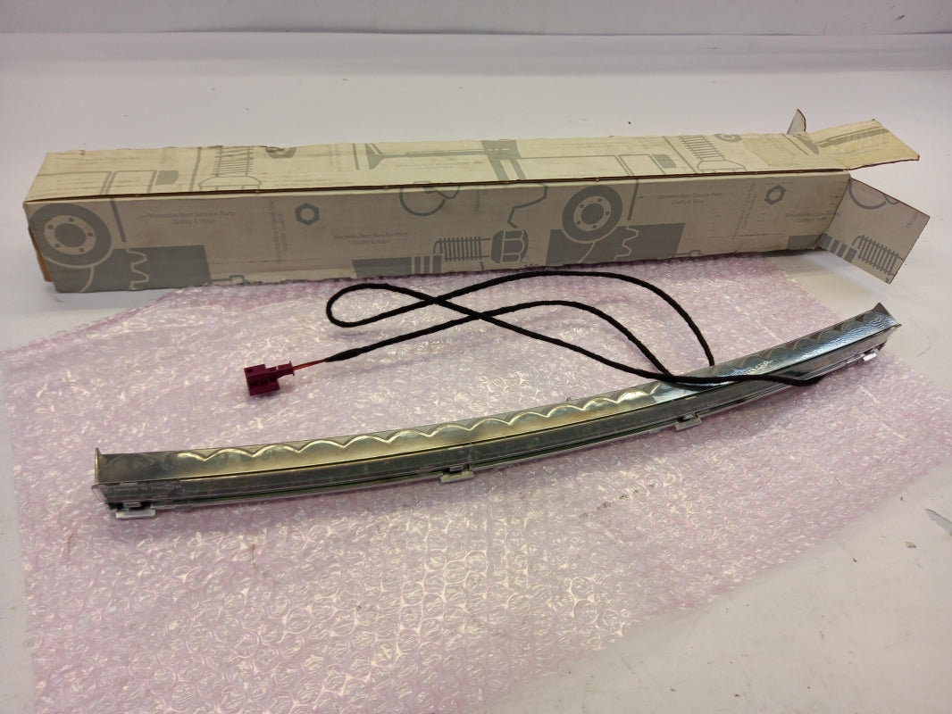 Original OE MERCEDES-BENZ Zusatzbremsleuchte A0999067200