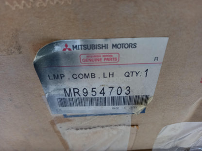 Original OE MITSUBISHI Heckleuchte MR954703
