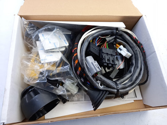 Original OE MITSUBISHI Anhängerkupplung Elektrosatz MZ314546