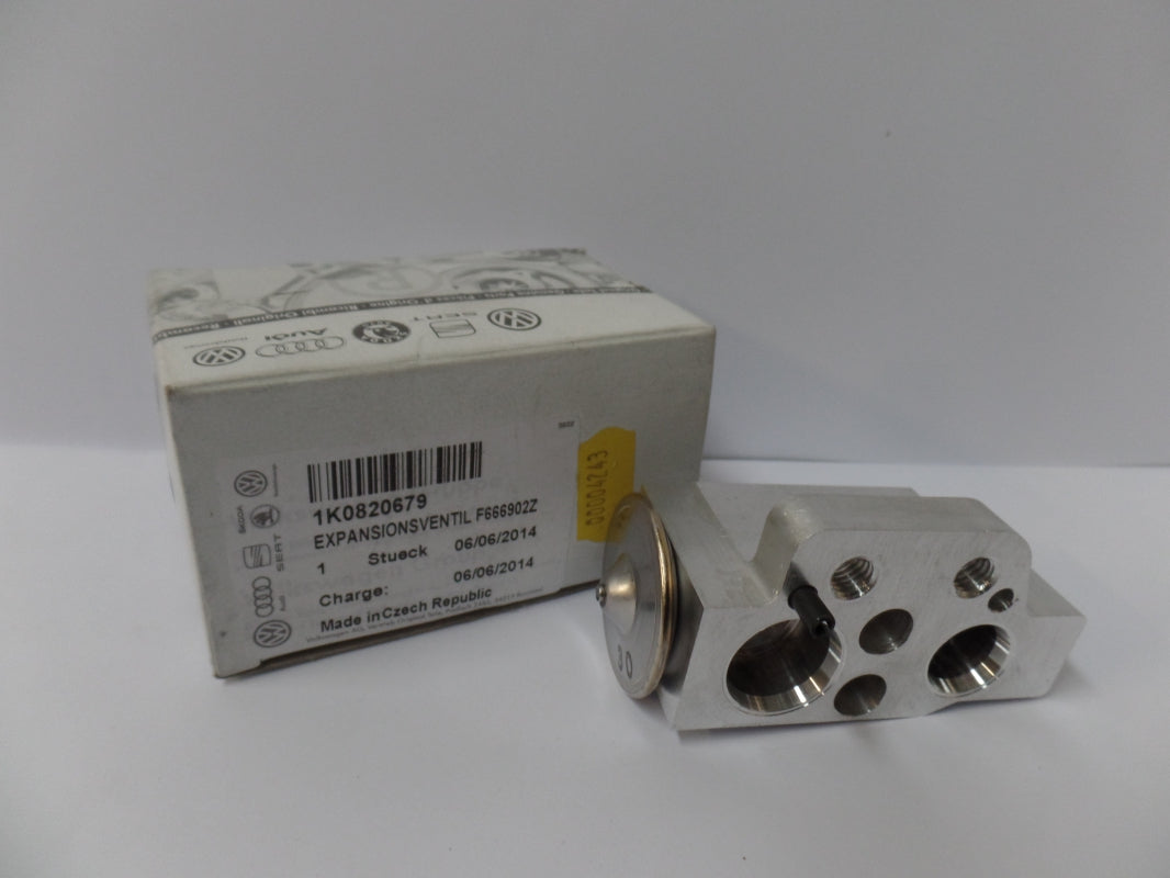Original AUDI A3 TTRS VW Eos Golf Passat Tiguan Klima Expansionsventil 1K0820679