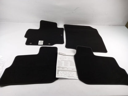 Original OE MITSUBISHI Fußmattensatz MZ314719