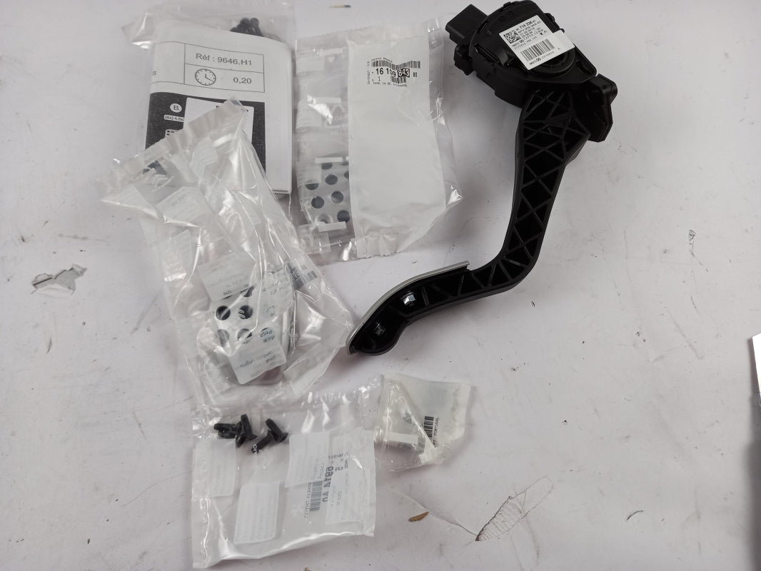 Original OE Peugeot Pedalauflagen 1623180280