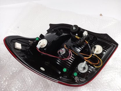 Original OE Peugeot Heckleuchte B001031180