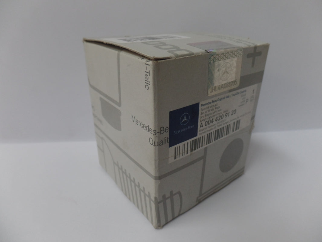 Original OE MERCEDES-BENZ Bremsbeläge A0044209120