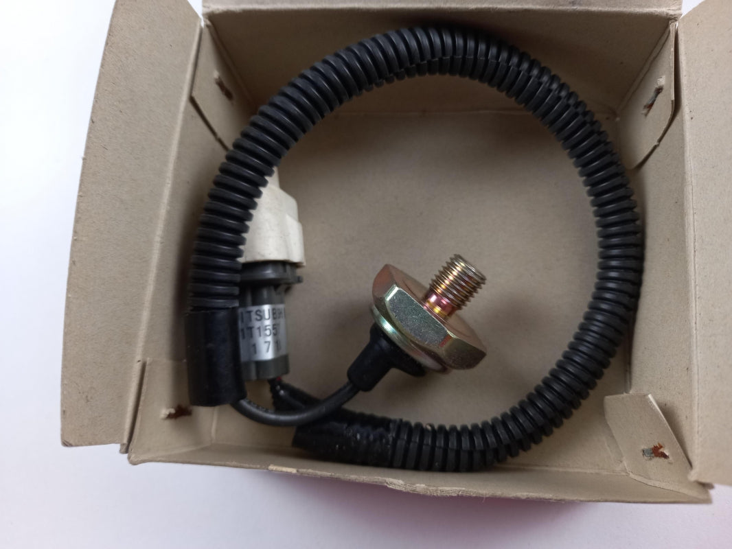 Original OE MITSUBISHI Klopfsensor MD304932