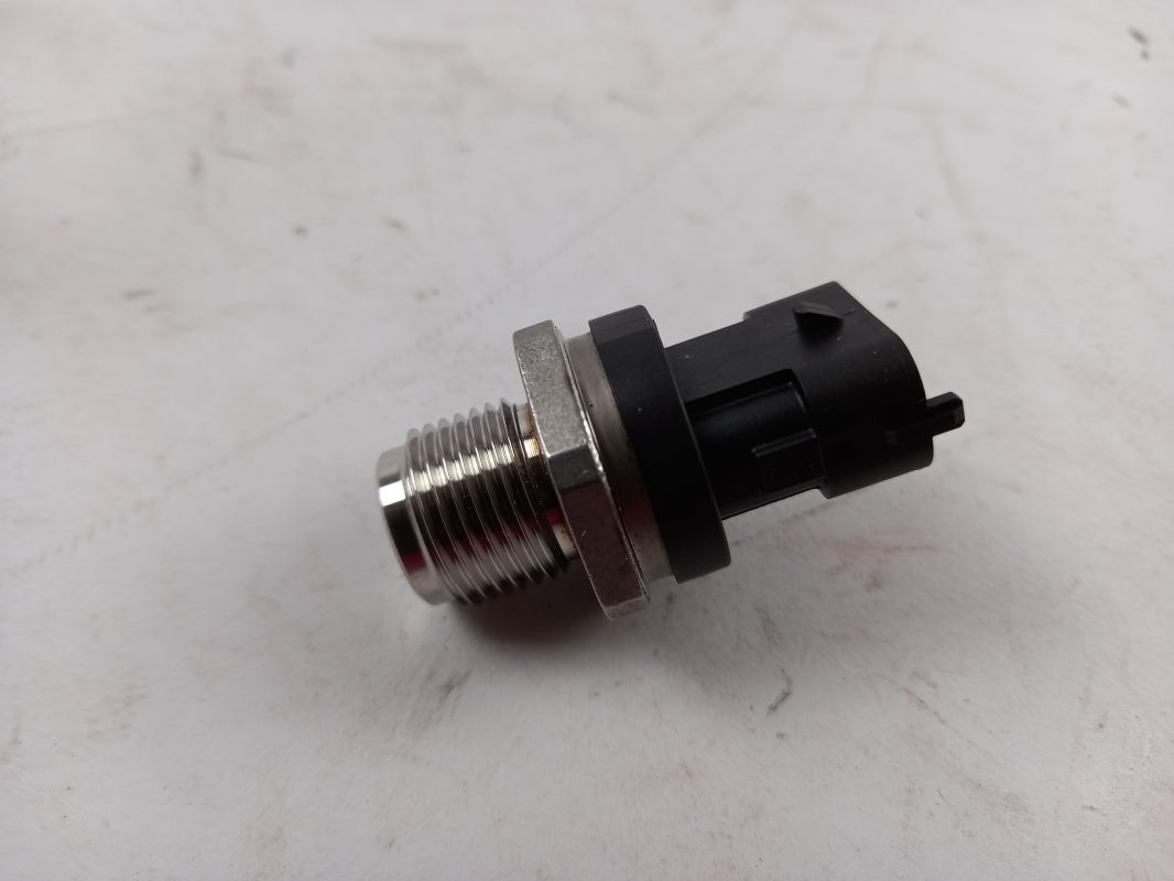 Original HYUNDAI Accent Creta KIA Ceed Carens Kraftstoffdruck Sensor 314014A400