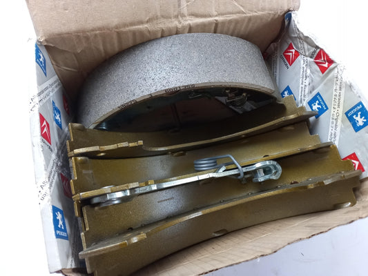 Original OE Peugeot Bremsbackensatz 4241L2