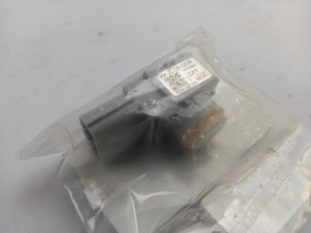 Original OE HYUNDAI/KIA Parksensor 957202W1003M