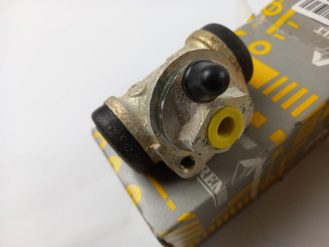 Original RENAULT Megane I rear wheel brake cylinder 7701040850 