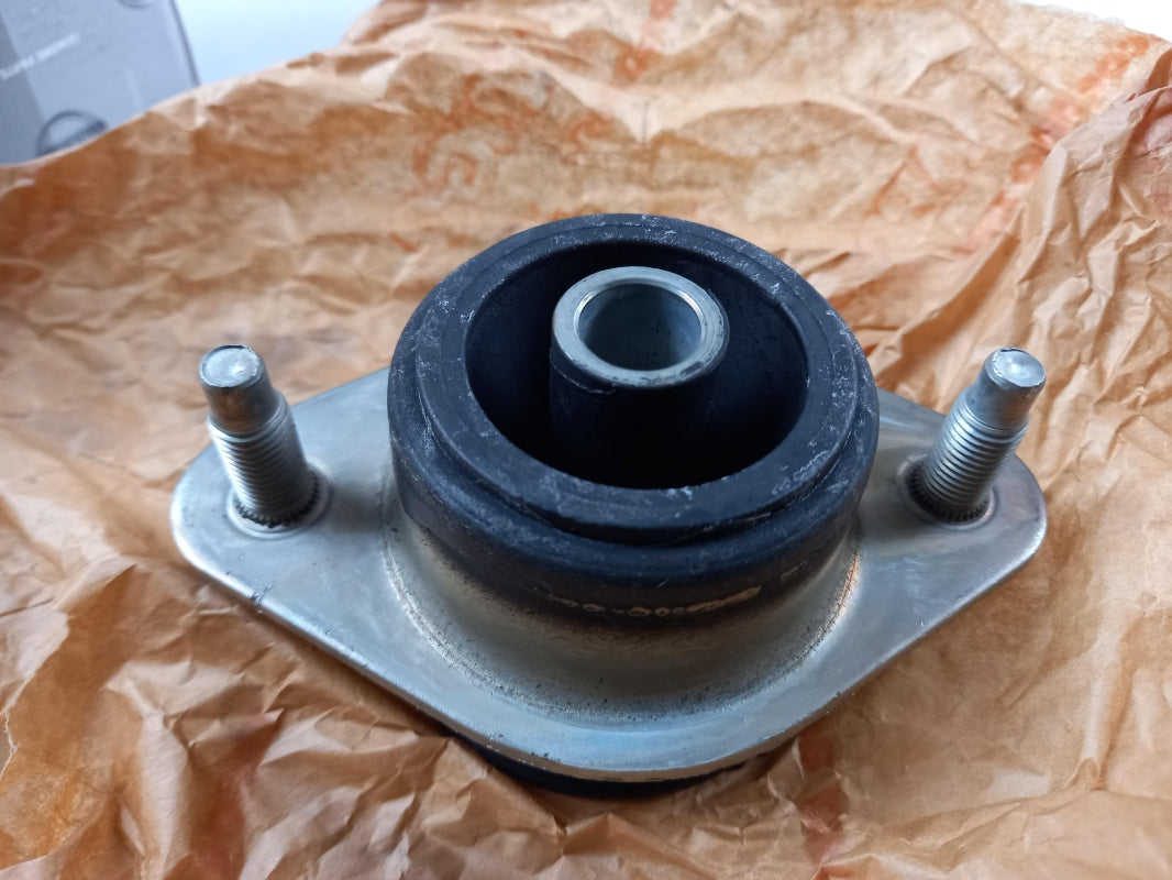 Original OE NISSAN Buchse 95520EB302
