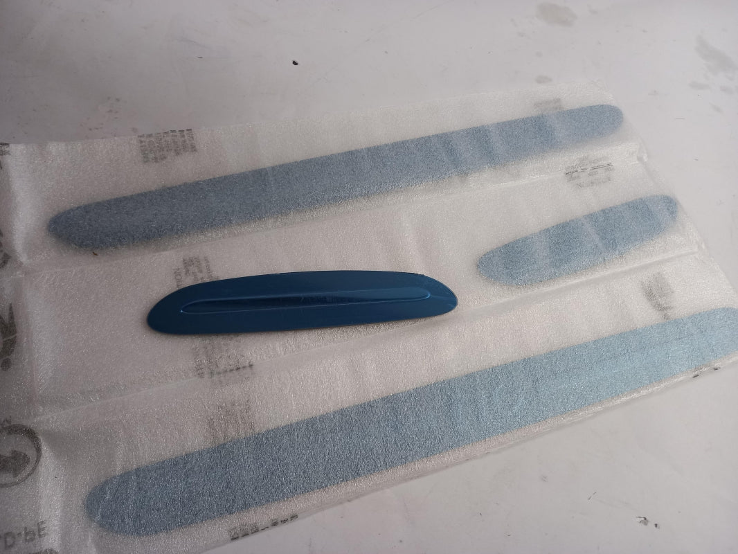 Original OE HYUNDAI/KIA Einstiegsleisten Satz K7450ADE00ST