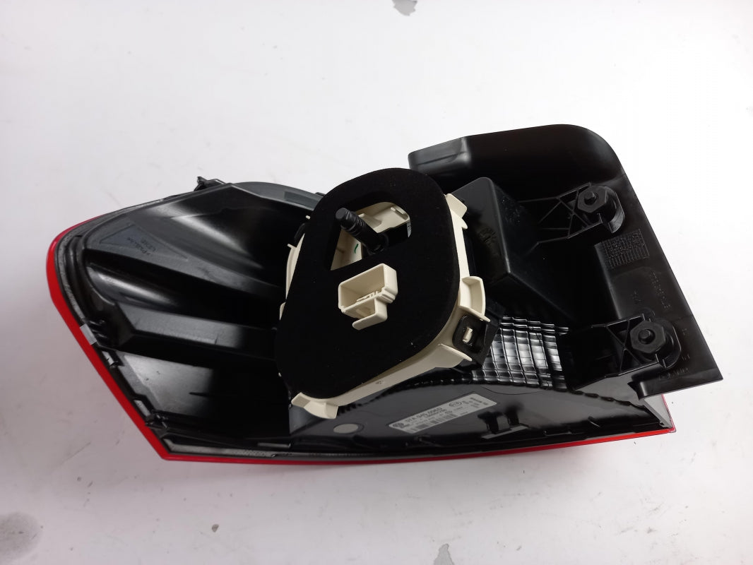 Original OE Volkswagen Heckleuchte 5TA945096D