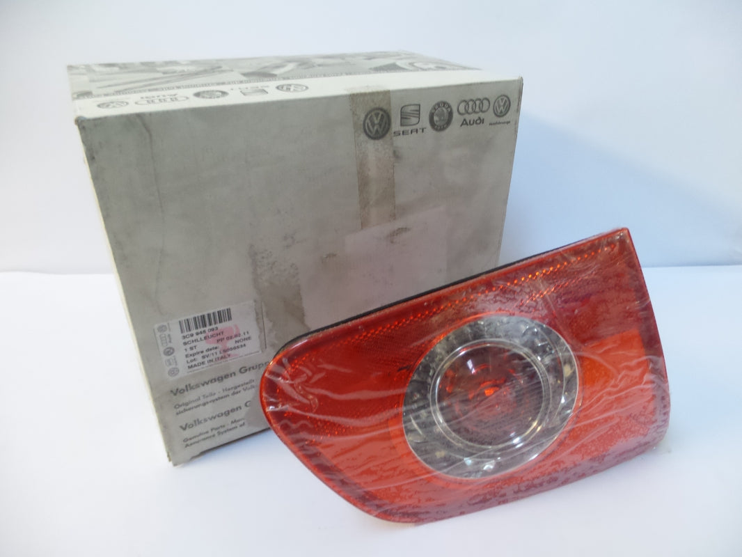 Original OE Volkswagen Heckleuchte 3C9945093