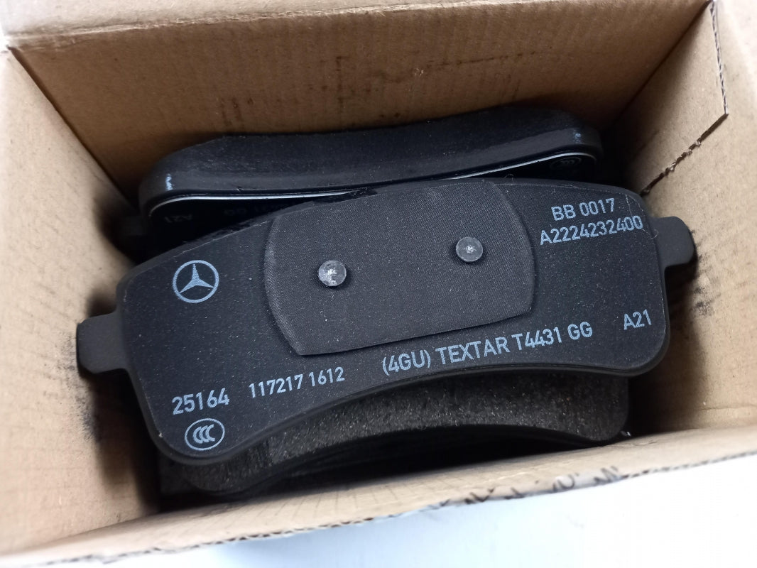 Original MERCEDES-BENZ W205 W222 R231 Bremsbeläge Satz Hinten A0004204004