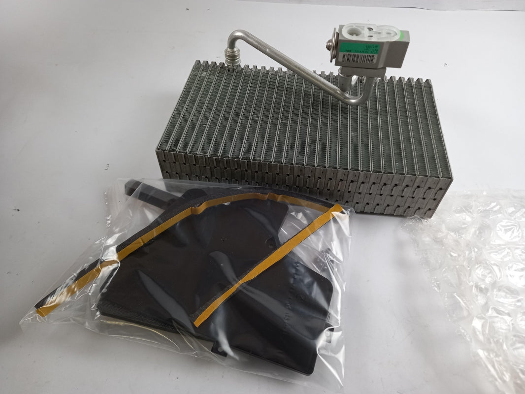 Original OPEL Vectra-B (1996-2002) air conditioning evaporator 90541595 