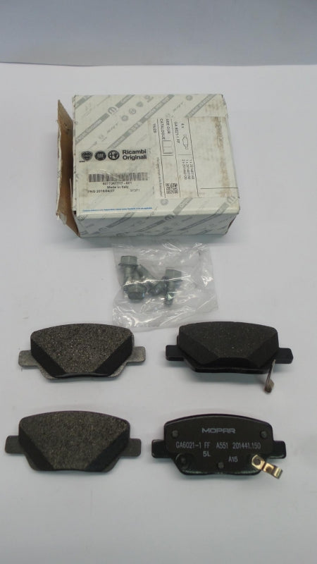 Original FIAT Tipo - Egea 6J '15- Bremsbeläge Bremsklötze hinten 77367717