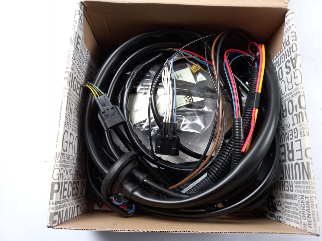 Original OE RENAULT wiring harness 8201727313 