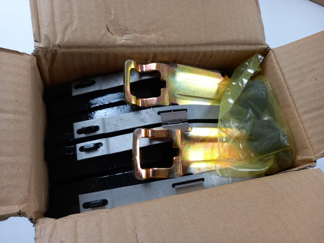 Original OE MERCEDES-BENZ Bremsbeläge A0084206020
