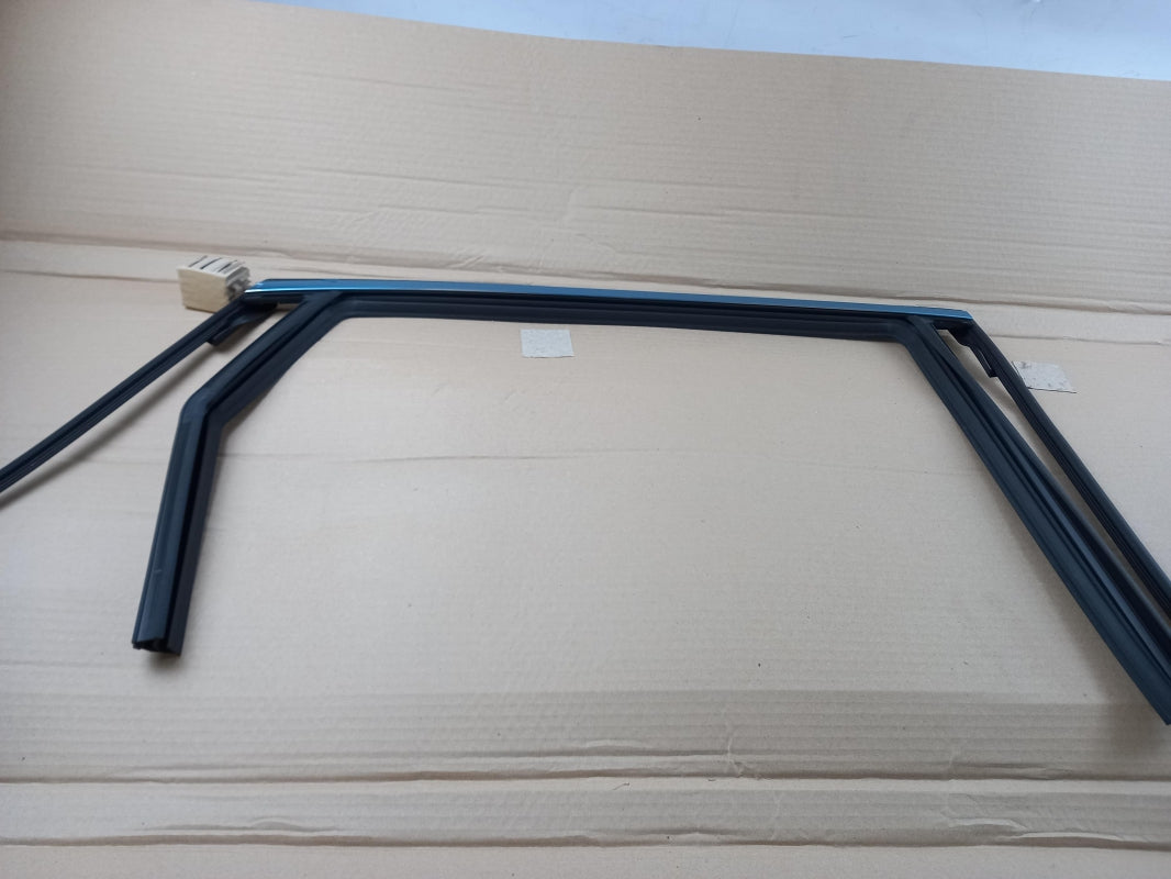 Original OE RENAULT window guide rail 823306857R 