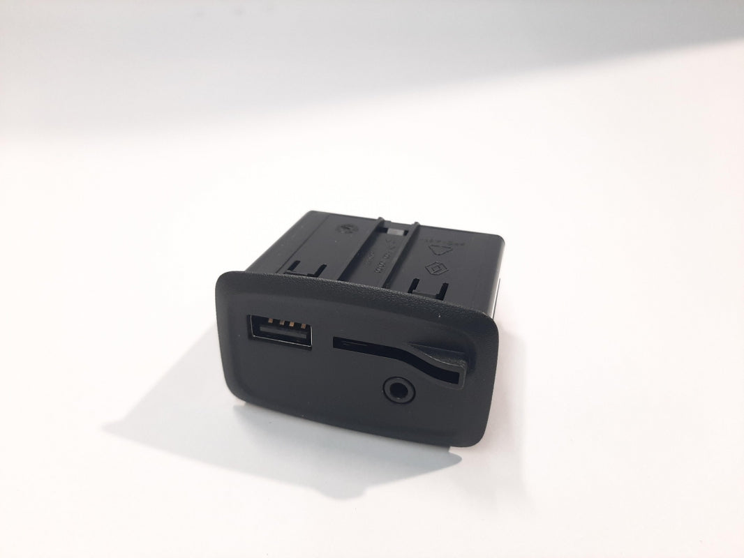 Original OE RENAULT USB/AUX Buchse 280236951R