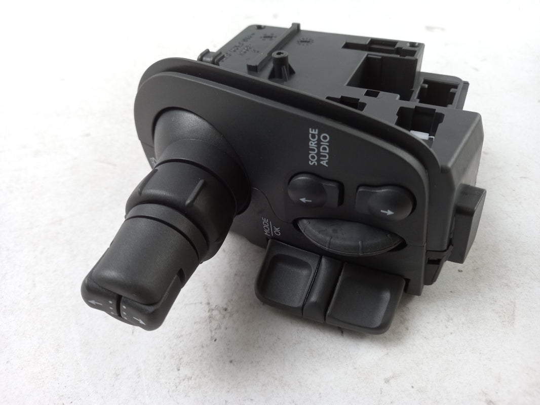 Original OE RENAULT Lenkstockschalter 8201577539