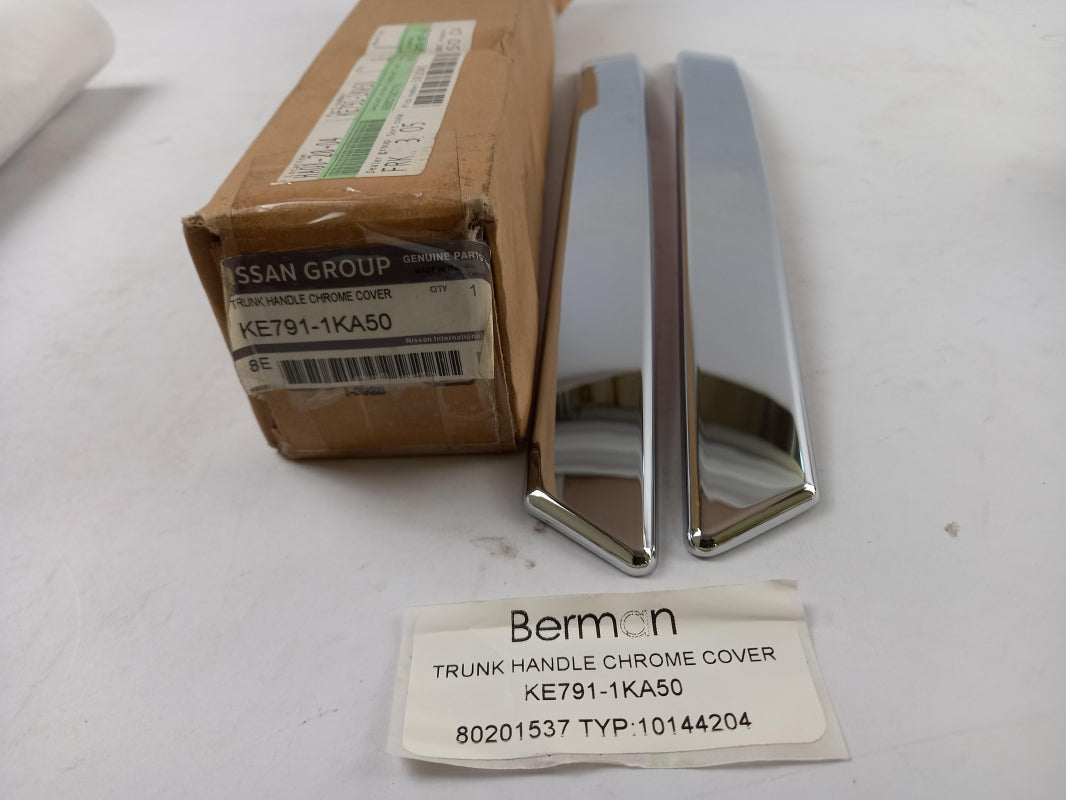 Original NISSAN Juke 10-19 trunk handle cover 2-piece chrome KE7911KA50 
