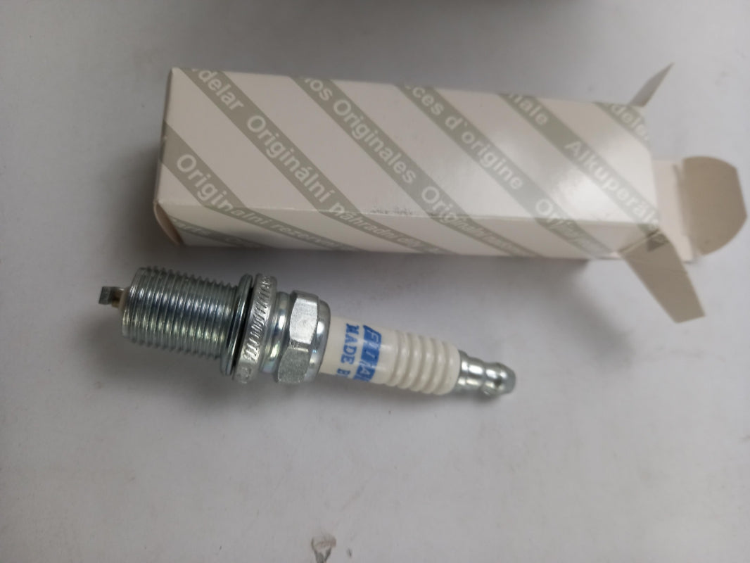 Original OE FIAT spark plug 5894586 