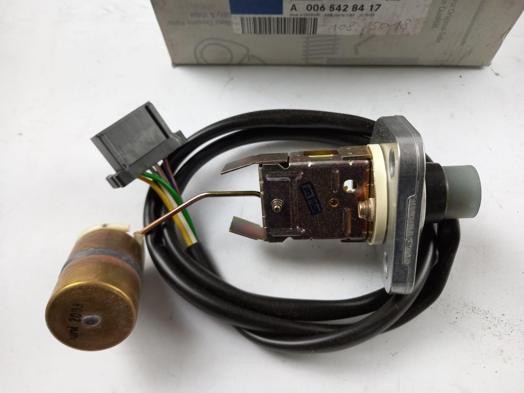 Original OE MERCEDES-BENZ Ölstandsensor A0065428417