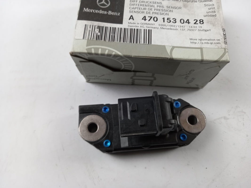 Original OE MERCEDES-BENZ Sensor A4701530428
