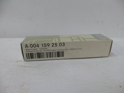 Original MERCEDES-BENZ W204 A207 C207 W211 W212 C219 Zündkerze A0041592503