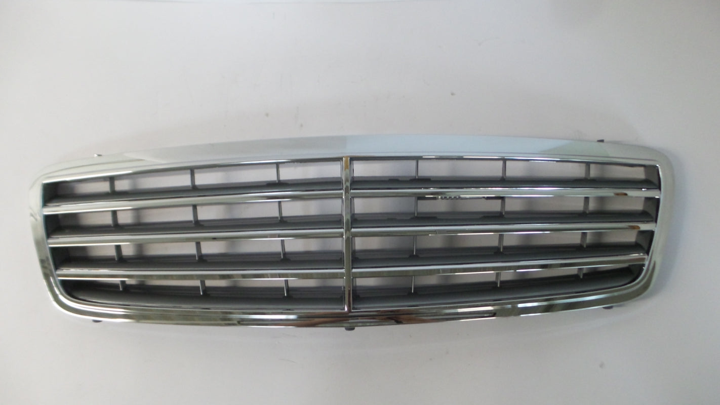 Original MERCEDES-BENZ C-klasse W203 Kühlergitter Kühlergrill A20388002237246