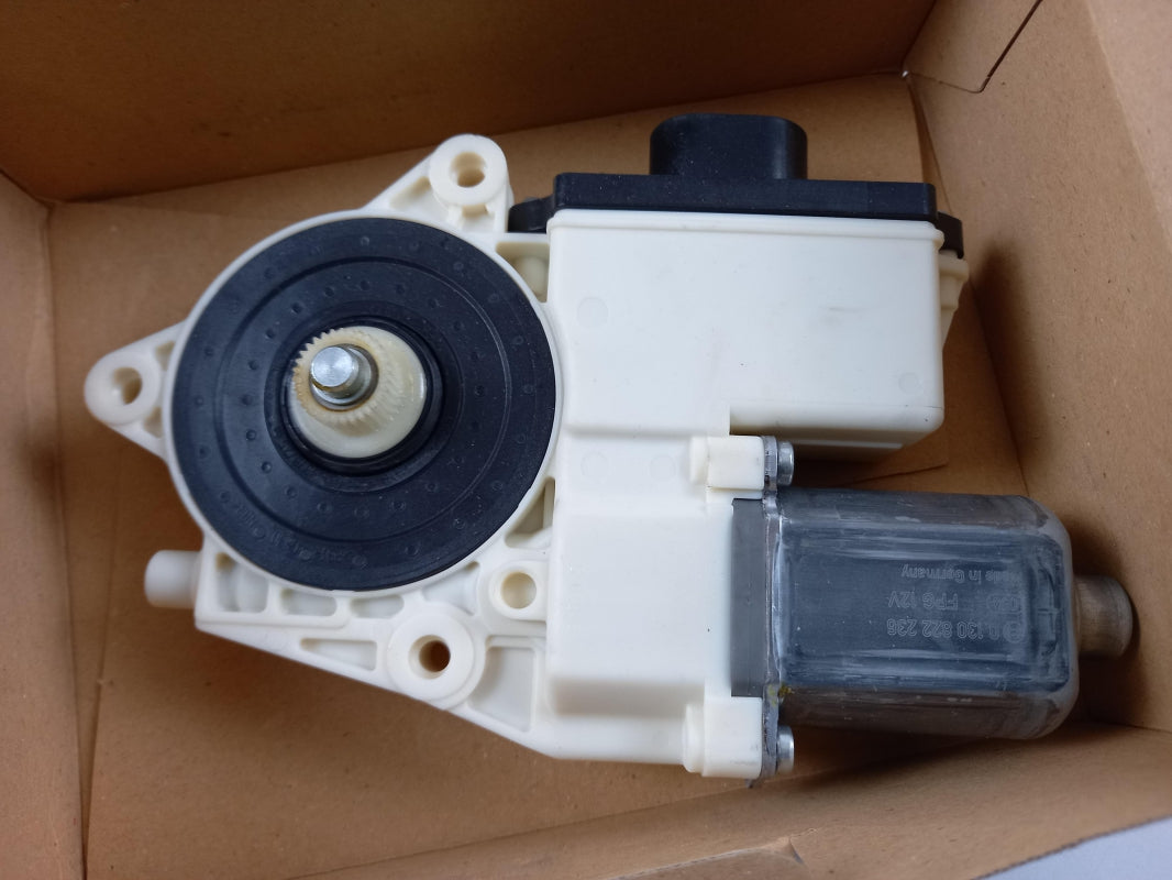 Original BMW X3 E83 Fensterhebermotor hinten rechts 67626925966