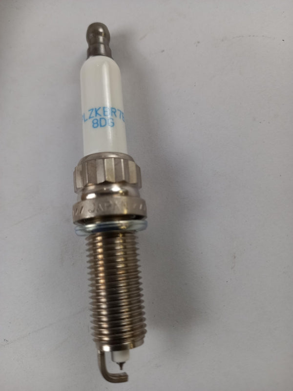 Original OE Peugeot Zündkerze 5960G4