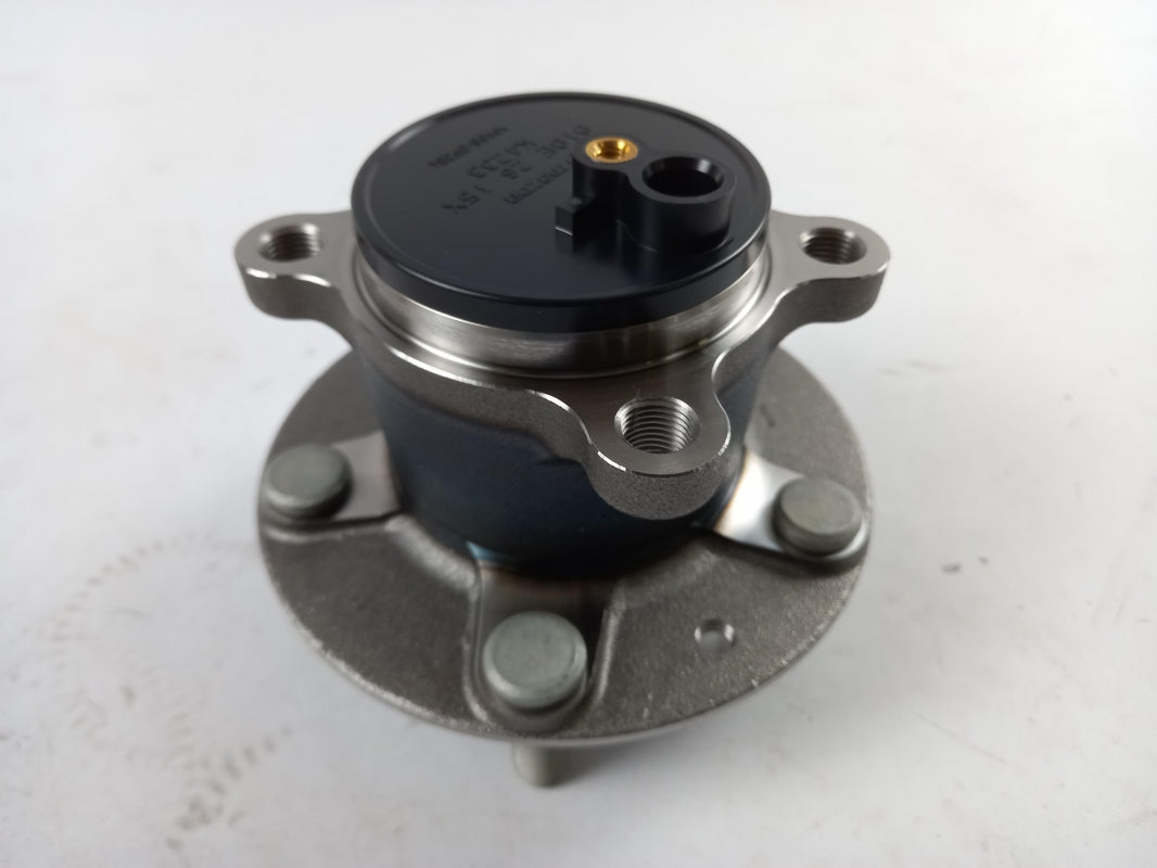 Original OE MAZDA Radnabe D10E2615X