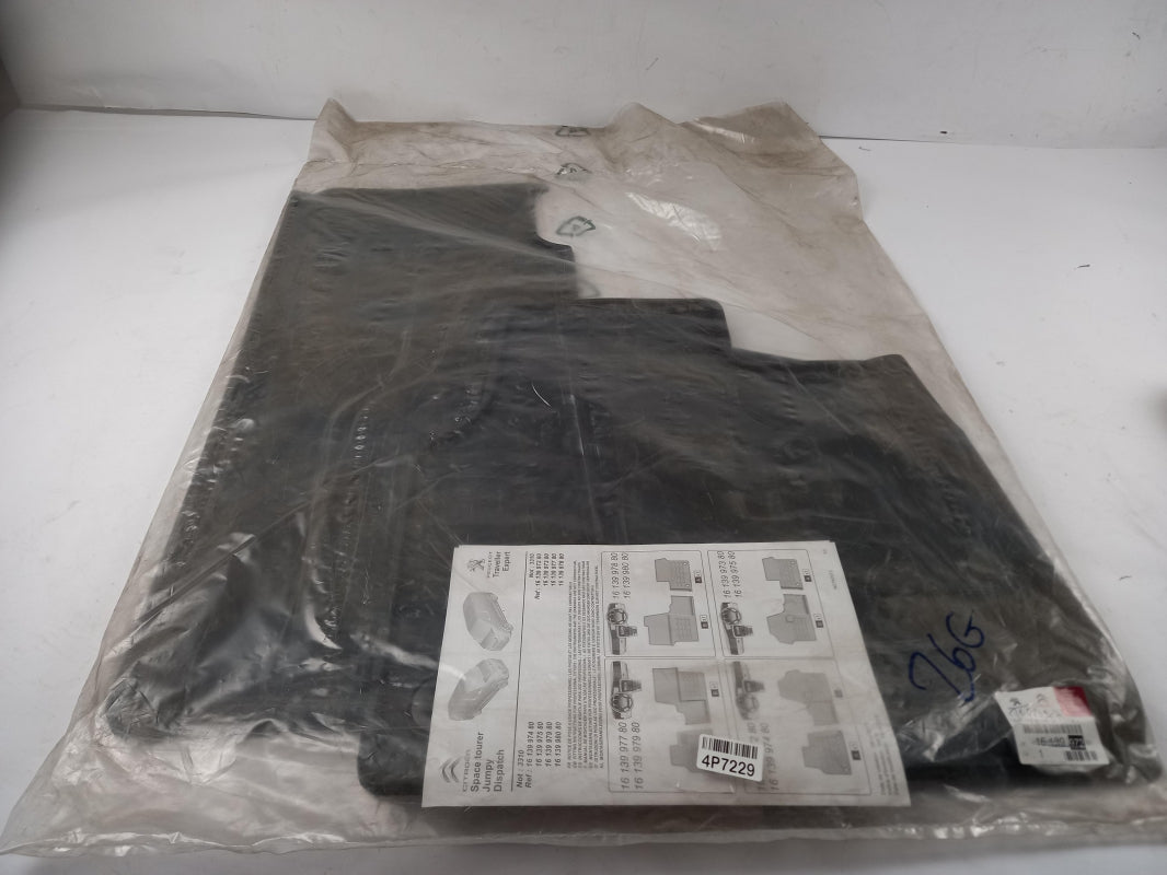 Original OE Peugeot Fußmattensatz 1613997280