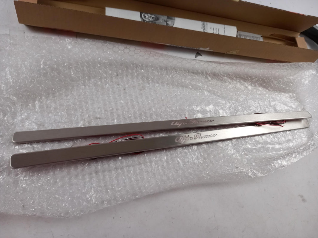 Original ALFA ROMEO Mito '08-'11 Beleuchtete Einstiegsleisten Vorne 50903254