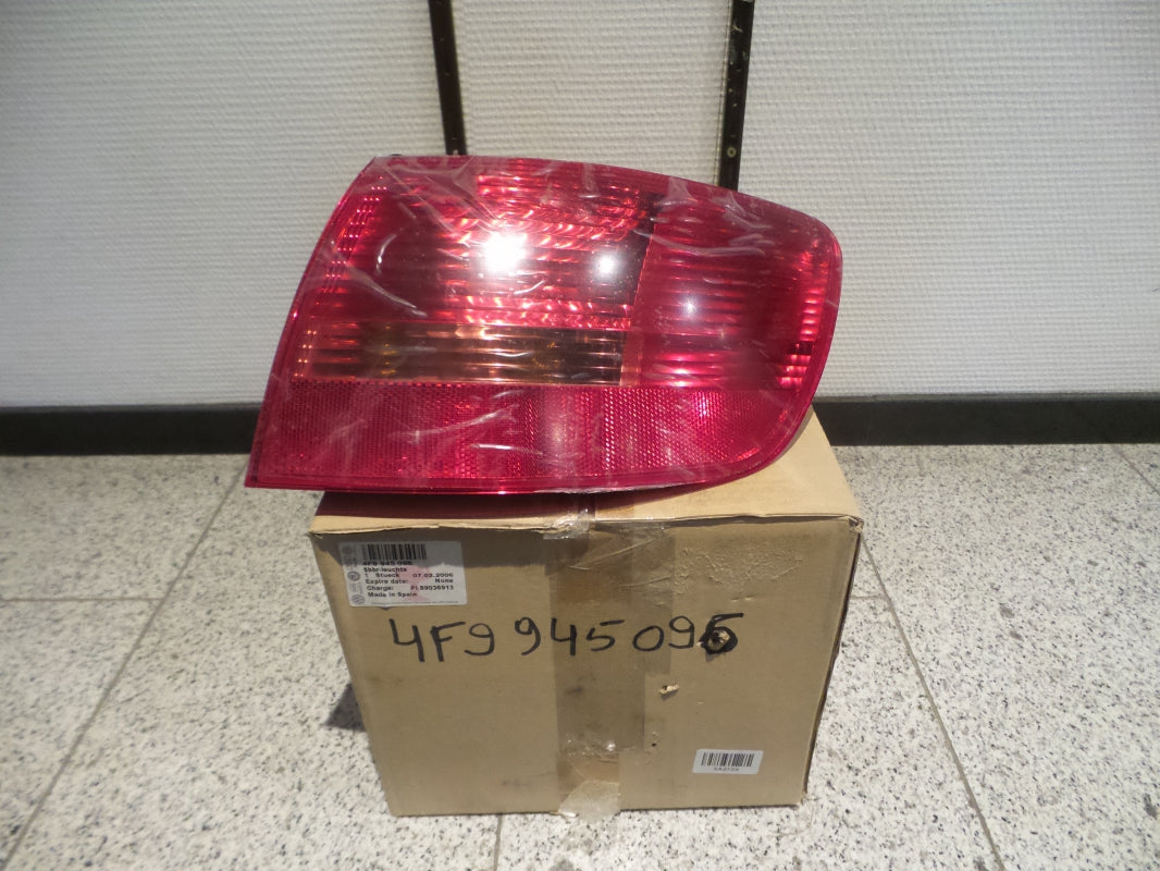 Original OE Volkswagen Heckleuchte 4F9945096