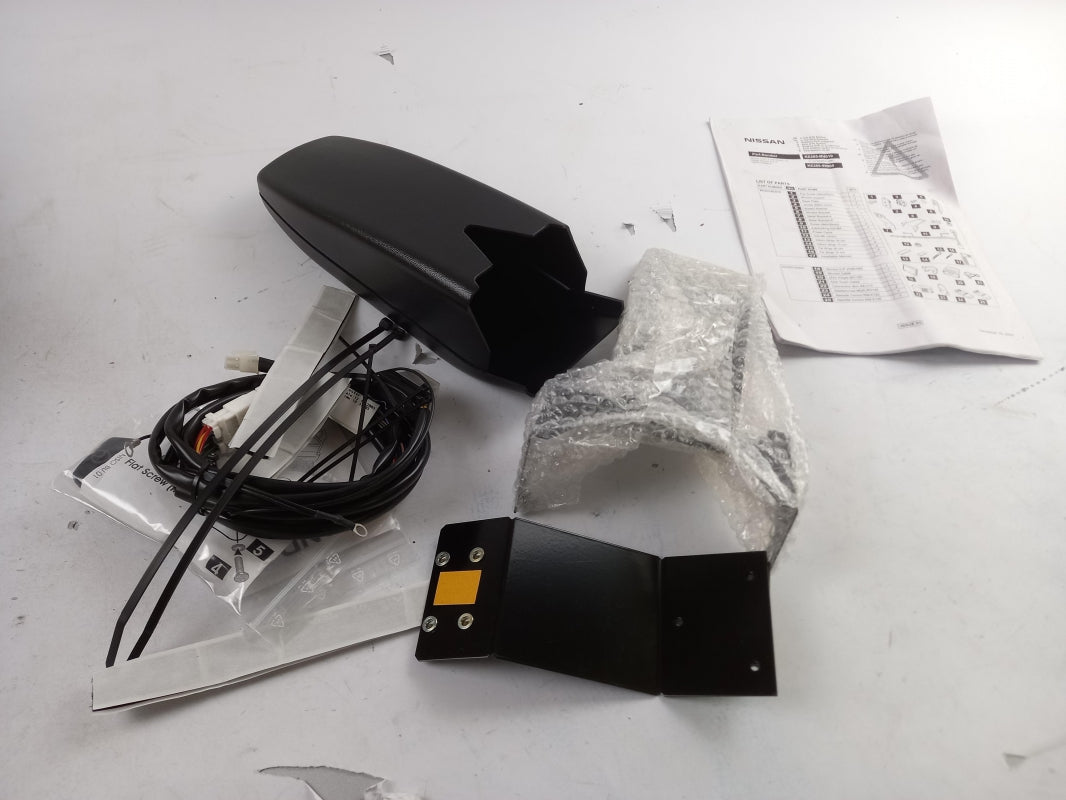 Original NISSAN Almera Tino V10M Auto DVD System Einbausatz KE285BU010