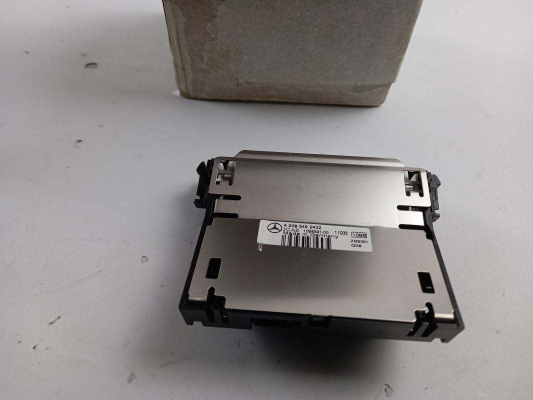 Original OE MERCEDES-BENZ Anzeigeeinheit A2095452432