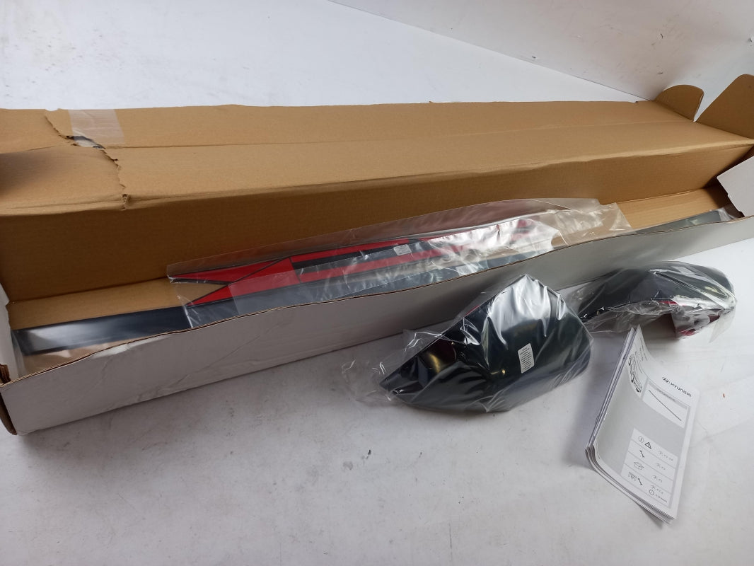 Original OE HYUNDAI/KIA Styling Kit GI300ADE00BL