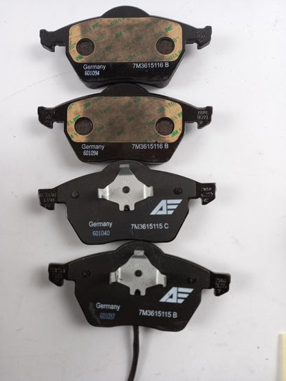 Original VW Sharan SEAT Alhambra Bremsbeläge mit Warnkontakt vorne 7M3698151