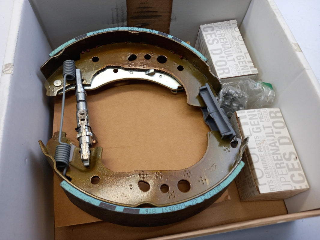 Original OE RENAULT Bremsbackensatz 440A08042R