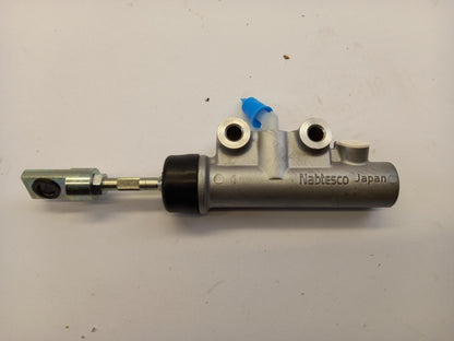 Original OE NISSAN Kupplungsgeberzylinder 306104GJ0A
