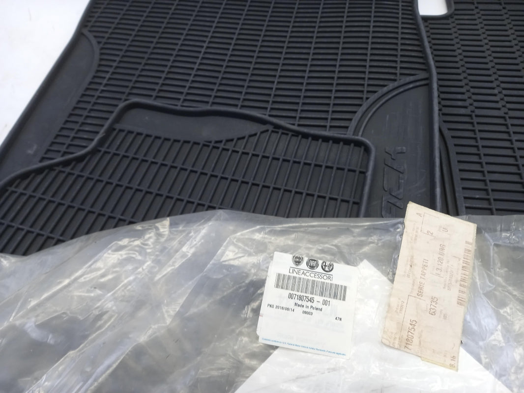 Original FIAT Fullback (2016-2019) Fußmattensatz Gummi Schwarz 71807545
