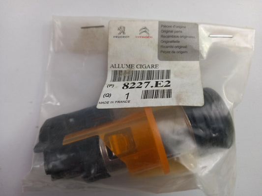 Original OE Peugeot Zigarettenanzünder 8227E2