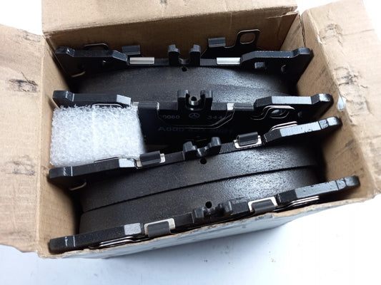 Original MERCEDES-BENZ W205 C257 W213 X253 Bremsbeläge Satz Vorne A0004208403